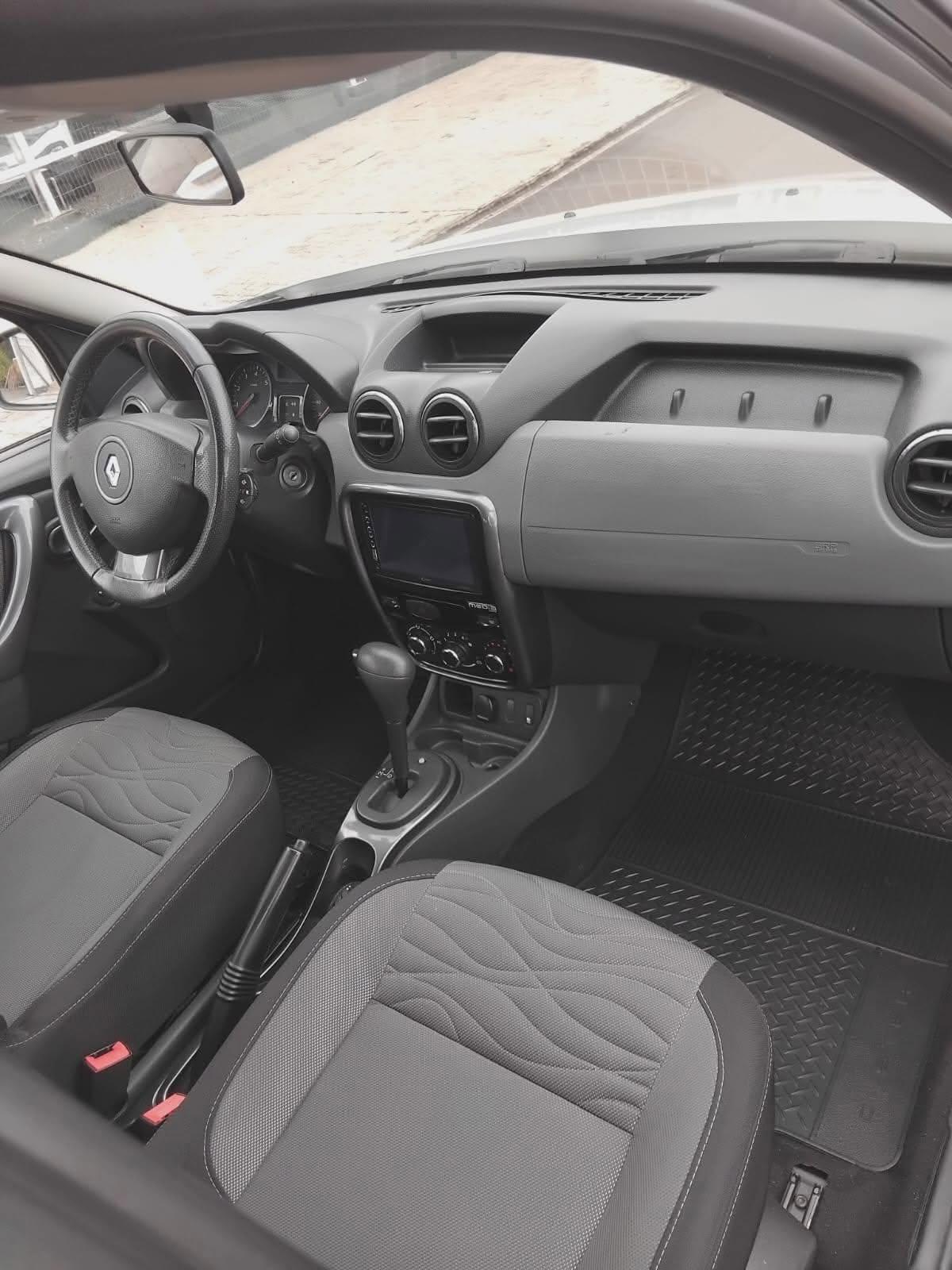 RENAULT DUSTER