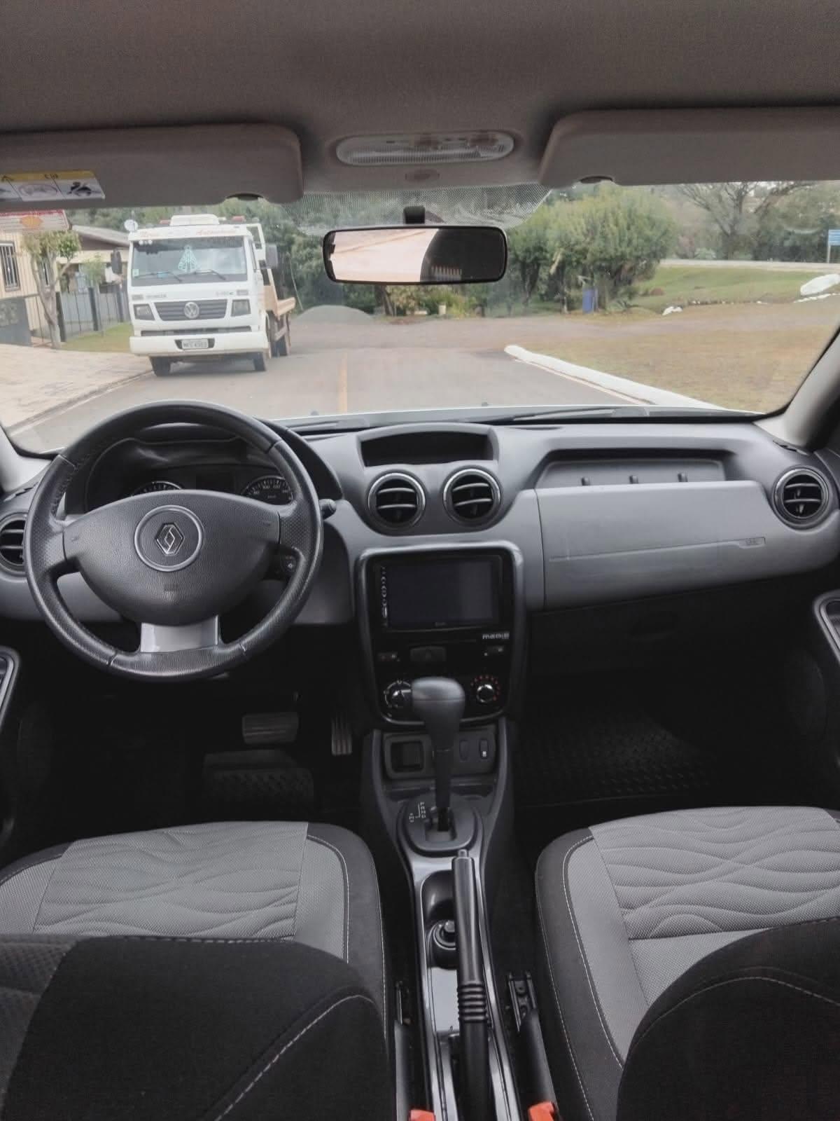 RENAULT DUSTER