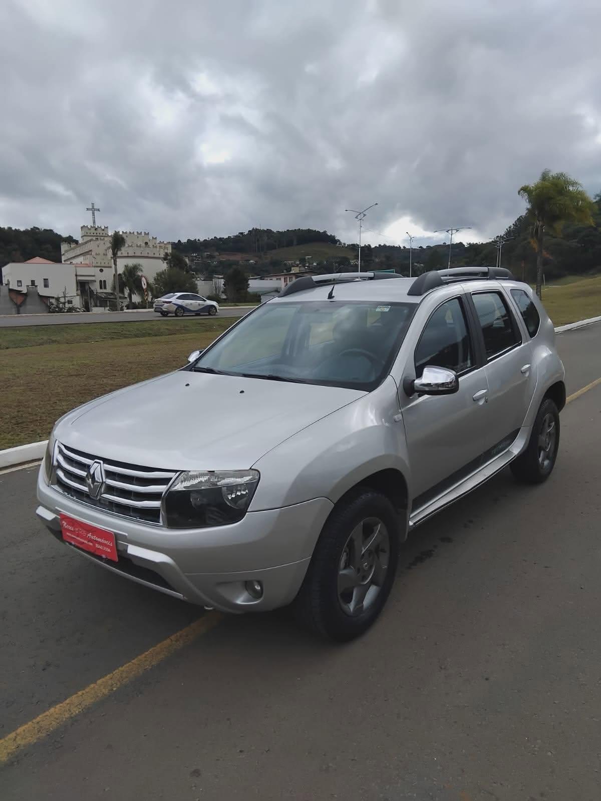 RENAULT DUSTER