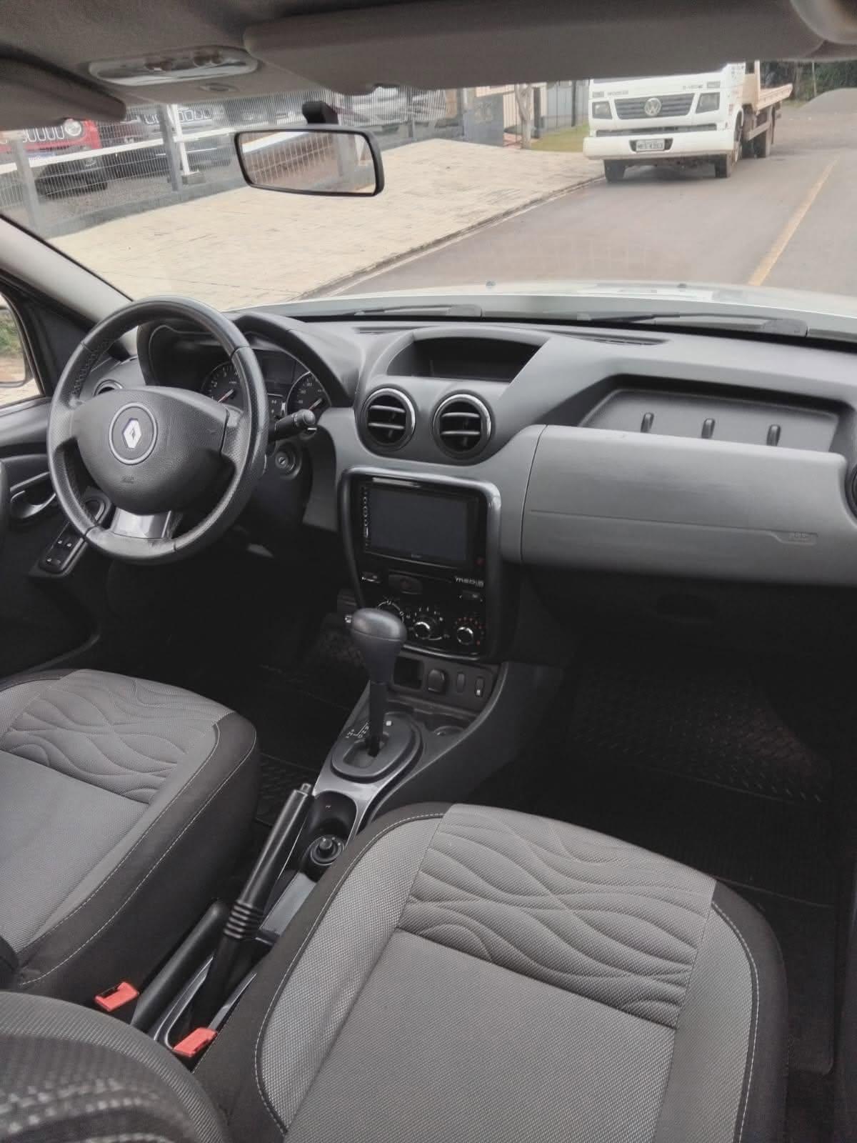 RENAULT DUSTER