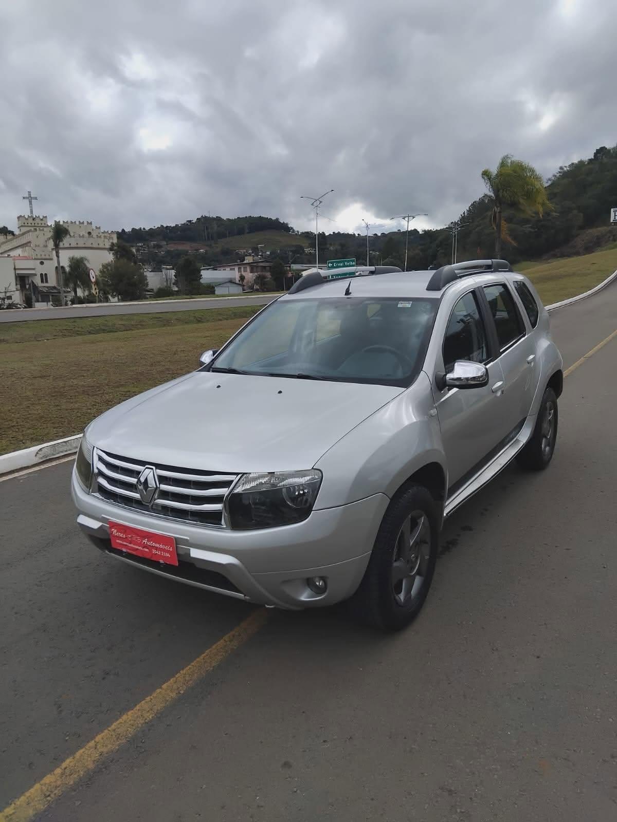 RENAULT DUSTER