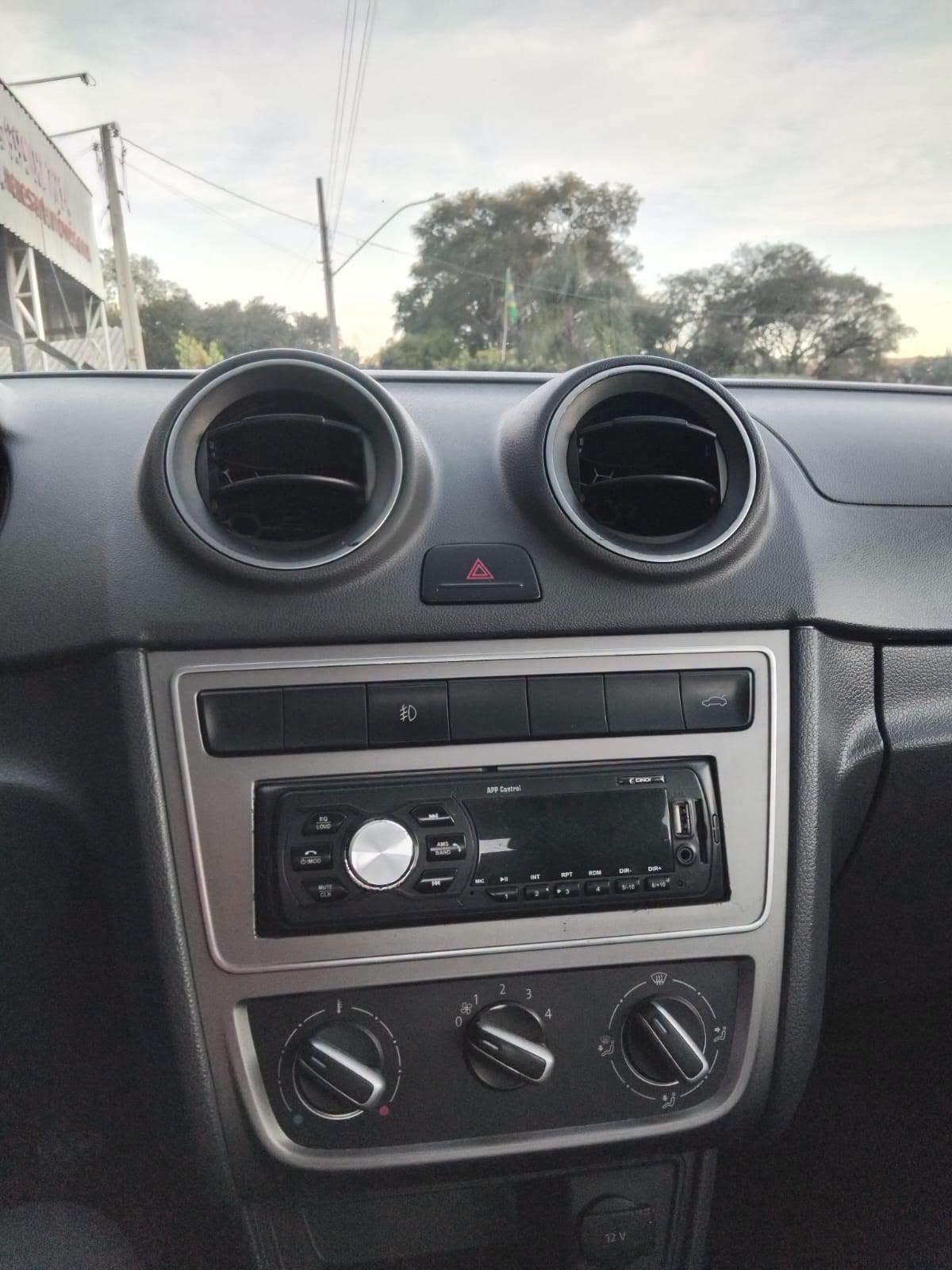 VOLKSWAGEN VOYAGE